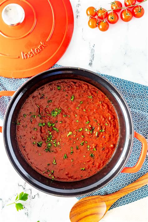 Easy Crockpot Marinara Sauce (with Canned Tomatoes) - Wendy Polisi