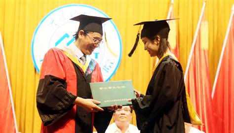 龙比亚大学文凭学位证Napier毕业证书办理