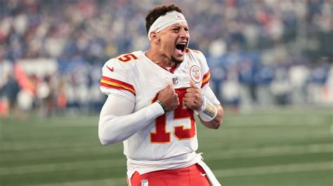 NFL: Patrick Mahomes leads Kansas City Chiefs to first victory of ...