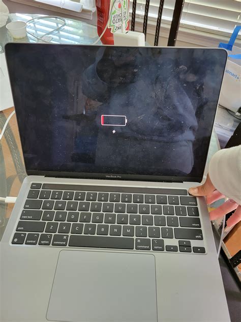 Mac won't charge, it only displays this or nothing. Please help! : r ...