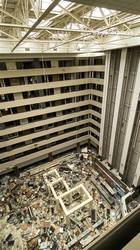 Abandoned hotel, 'destroyed' by vandals, explored in haunting video - Narrative News