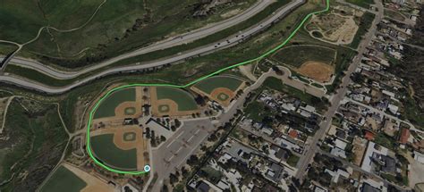 Sweetwater Valley Little League and Bike Park Trail: 2 foto's ...