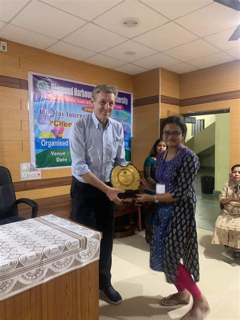 Welcome | Diamond Harbour Women´s University