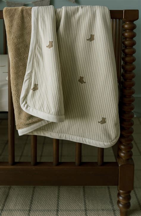 Bear Cuddle Blanket | Plush Infant Blanket | Oilo™ Studio