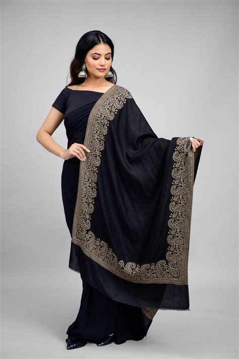 Fine Wool Kani Border Stole – The Shawl Studio