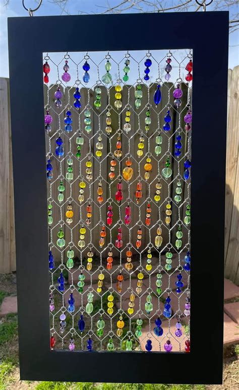 Chicken wire and beads | Glass bead crafts, Chicken wire crafts ...
