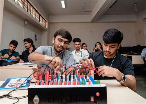 Electronics and Communication Engineering - Faculty of Engineering and ...