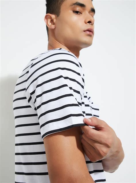 Buy URB_N Men Regular Fit Striped T-shirt Online at just Rs. 399.0 ...