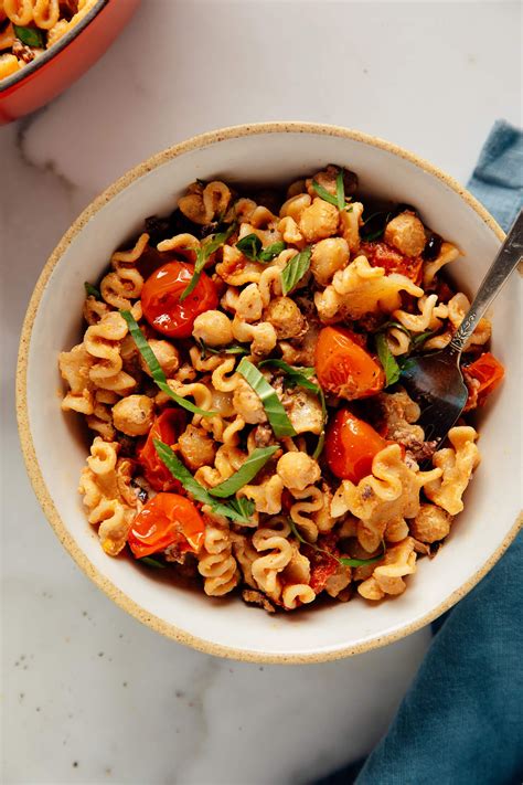 Tomato & Chickpea Pasta with Goat Cheese – Recipes Nest