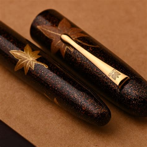 Lotus Shikhar Maki-e Fountain Pen - Gold Leaf GT – Makoba