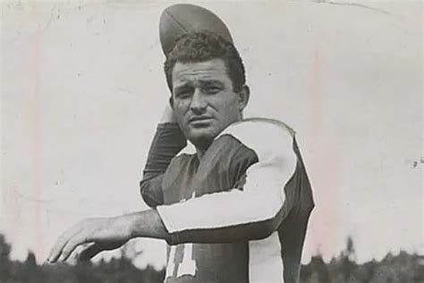 Eagles great Tommy Thompson finally makes Phila. Sports Hall of Fame