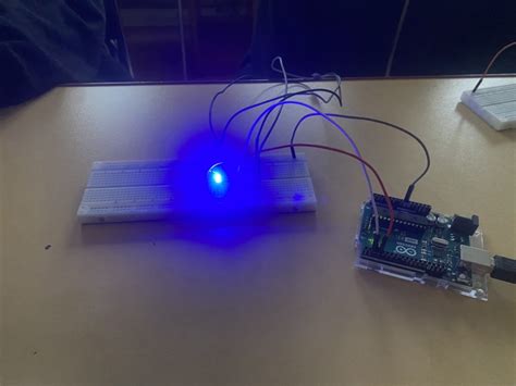 Arduino IDE Sterowanie Diodami LED 的图像结果