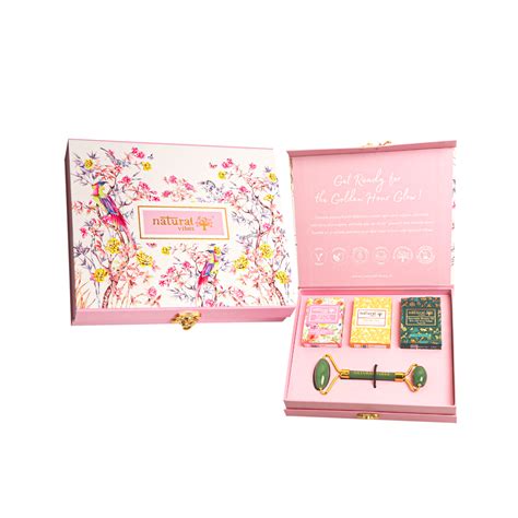 Natural Vibes Glow Getter Gift Set with Jade Face Roller, Vitamin C ...