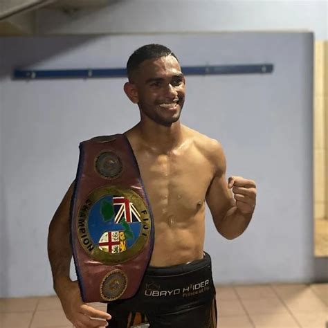 Pro Boxer, 25, Dies After Collapsing Outside Ring Following Fight | Us ...