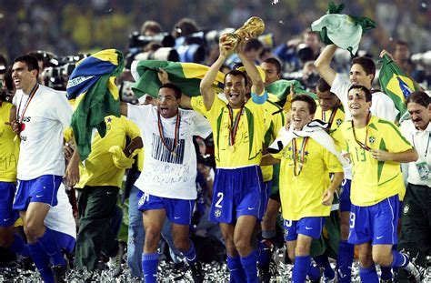 2002 brazil world cup hi-res stock photography and images - Alamy