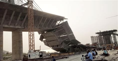 又塌了！印度本月又一座百亿级别桥梁垮塌！一个邦三年塌了10座桥|印度|大桥_新浪新闻