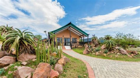 ZULU NYALA HERITAGE SAFARI LODGE (Hluhluwe) - Hotel Reviews & Photos ...