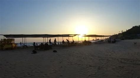 Goa Beach People 的图像结果