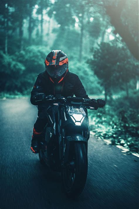 F77 Mach 2: Speed and Innovation in Electric Motorcycles