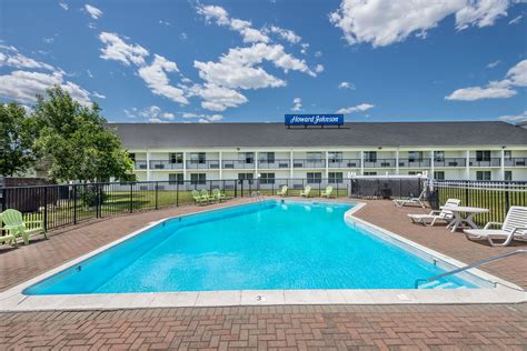 Howard Johnson by Wyndham Bangor | Bangor, ME Hotels