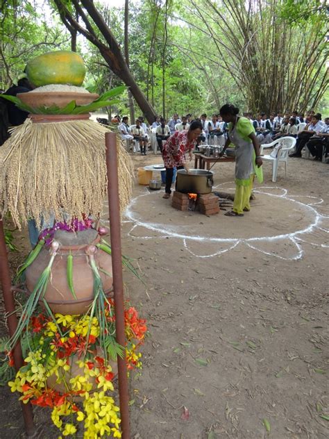 School children celebrate World Biodiversity Day