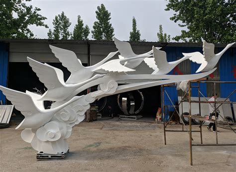 不锈钢墙体抽象鱼雕塑不锈钢流水鱼雕塑“超流畅形态”|手工艺|工艺品设计|厂家13809700588 - 原创作品 - 站酷 (ZCOOL)