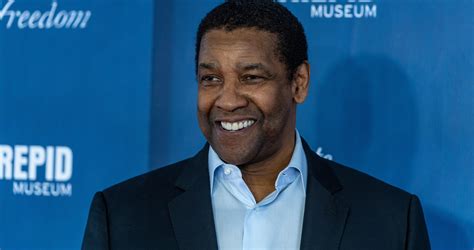 Denzel Washington Gets In Heated Exchange Between Fan Over Autograph ...