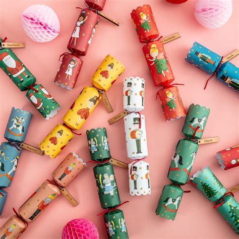 12 Traditional Christmas Crackers - Postbox Party