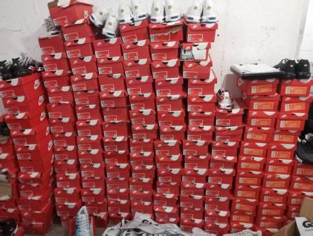 La Policía de Santa Coloma requisa más de 10.000 piezas falsas y ...