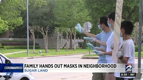 Sugar Land siblings set up stand to hand out free masks