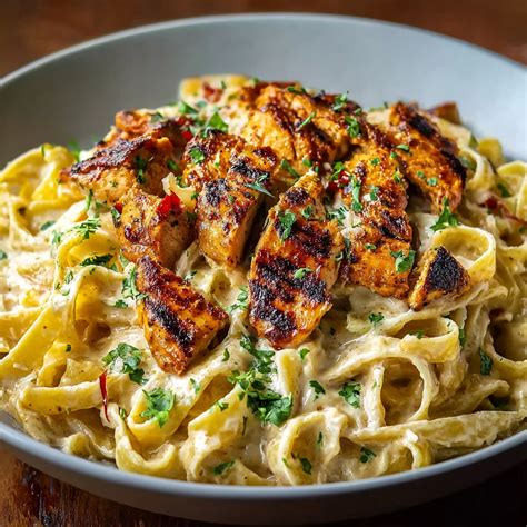 Cheesy Cajun Alfredo Pasta Chicken - Yummy Recipes
