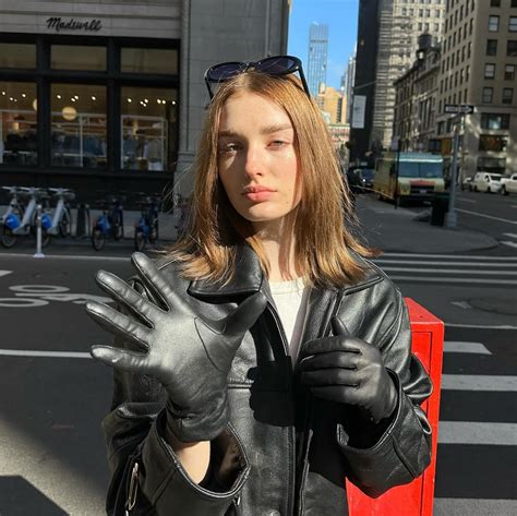 Pin by ondřej ptáčník on gloves | Leather gloves outfit, Leather ...