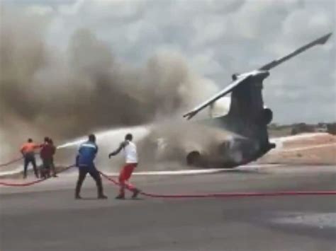 Airplane Accidents : विमान लॅन्ड झालं आणि भयानक अपघात, फोटो पाहून ...