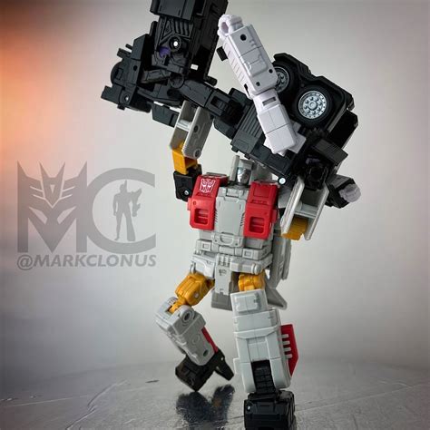 Age Of The Primes Commander Silverbolt Behind The Scenes - Transformers News - TFW2005 - age of the primes nexus prime