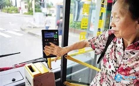 武汉外地老年人可以免费坐公交吗 外地老人怎么免费坐武汉公交_旅泊网
