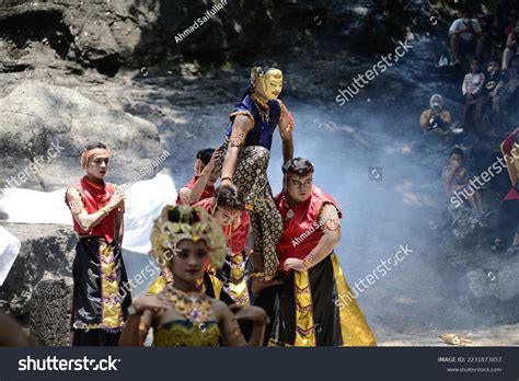 Tar Jogja Images: Browse 576 Stock Photos & Vectors Free Download with Trial | Shutterstock