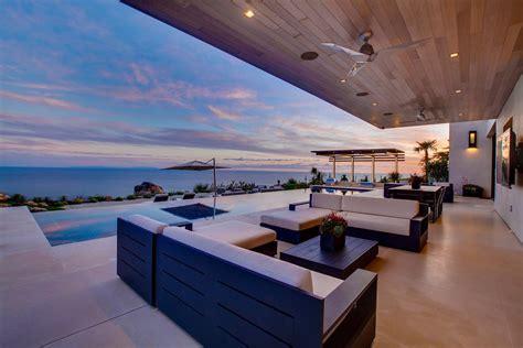 Villa Splendido on Malibu's Billionaire's Beach - 5046 Carbon Beach ...