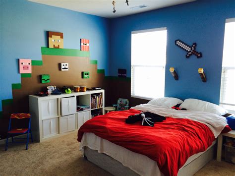 7 More Awesome Minecraft Bedrooms We Want! | Gearcraft Bedroom Murals ...