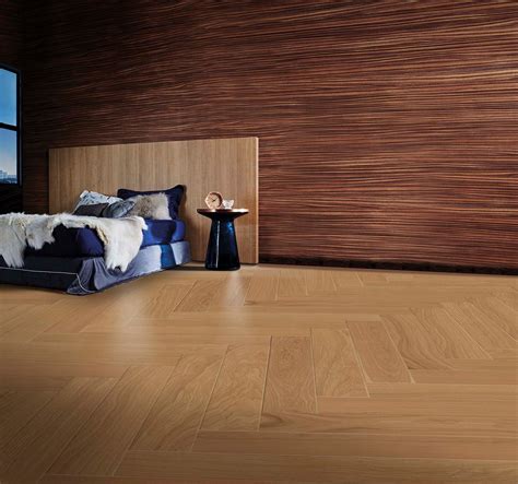 Steps to Lacquer Engineered Wood Flooring