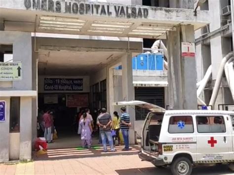 Two patients shifted from Vapi to Civil Hospital After Patient Relative ...