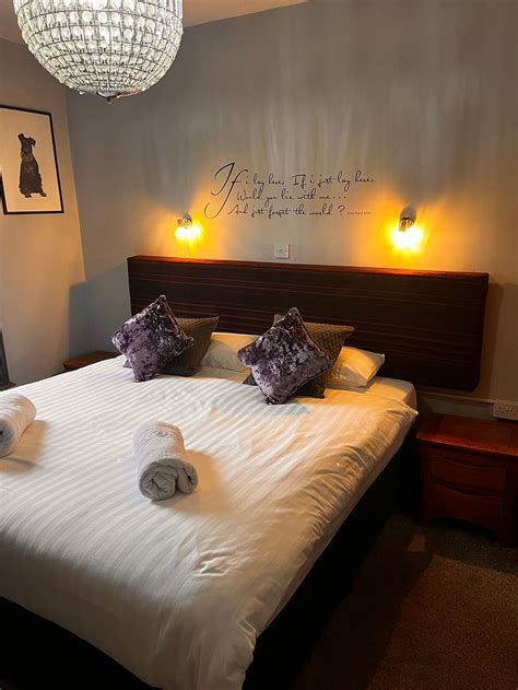 CROWN AND CUSHION APPLEBY (UK, Europe) - Guesthouse Reviews, Photos ...