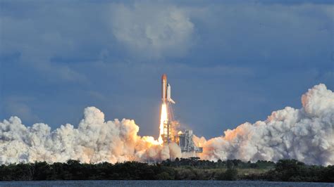 Coast Vacation: Things to Do Near Kennedy Space Center | Hertz Blog