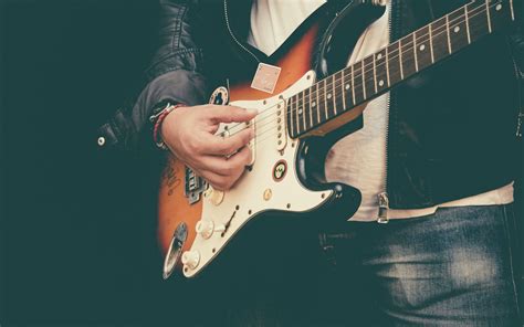 Download wallpaper 3840x2400 guitar, hands, bass guitar, musician ...