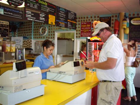 Clam Shack Of The Week: Captain's Cove Seaport – Narragansett Beer