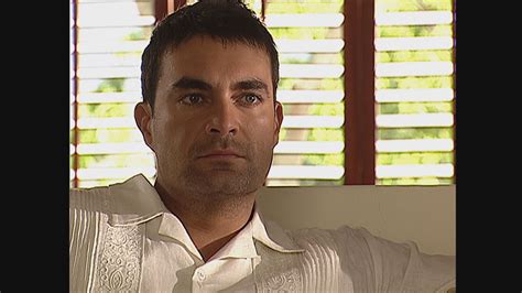 Watch Amores de Mercado Episode: Padre de familia - NBC.com