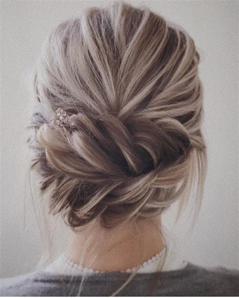 10 Updos for Medium Length Hair from Top Salon Stylists - PoP Haircuts