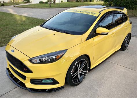 2018 Ford Focus ST auction - Cars & Bids