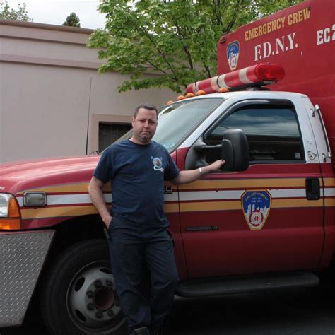 Beloved FDNY mechanic, known for role as Tottenville Santa Claus ...
