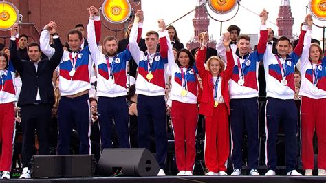 归国后，俄罗斯奥运选手在红场齐唱国歌|俄罗斯|奥运|东京奥运会_新浪新闻