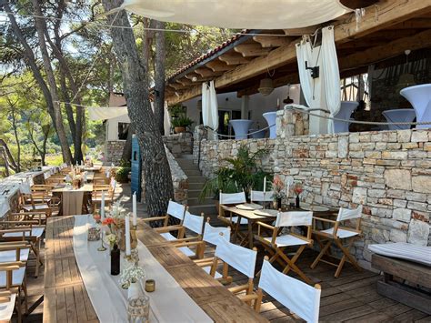 About us - Restoran Mina